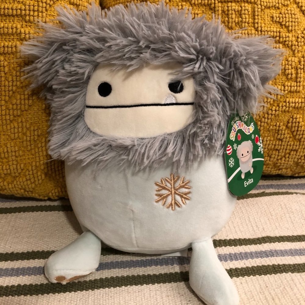 Evita the holiday bigfoot Squishmallows NWT